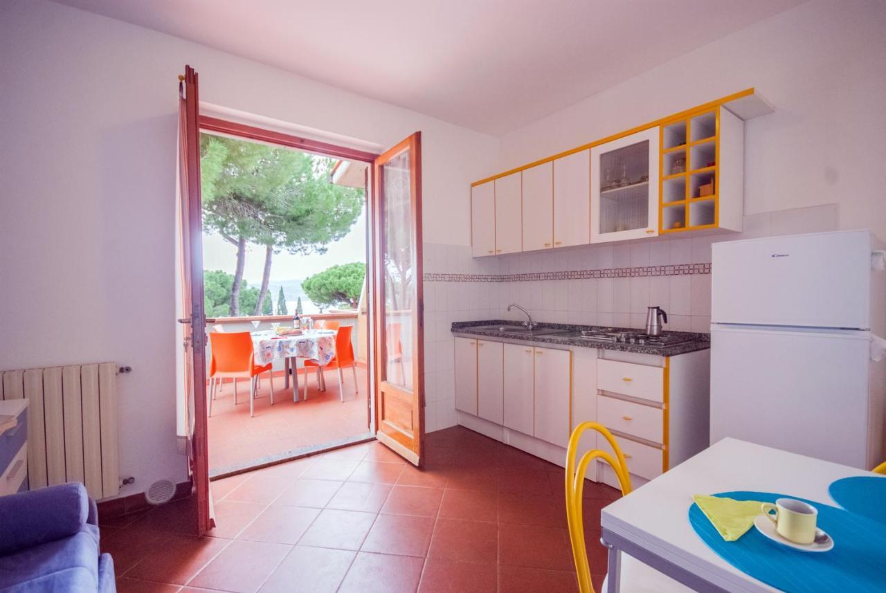 Residence Le Grazie Est กาโปลิเวรี ภายนอก รูปภาพ