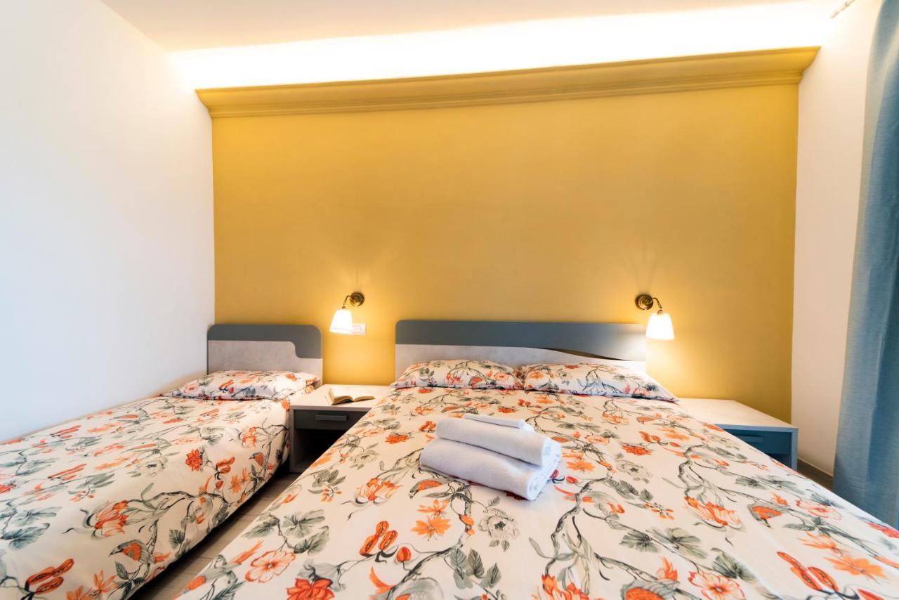 Residence Le Grazie Est กาโปลิเวรี ภายนอก รูปภาพ