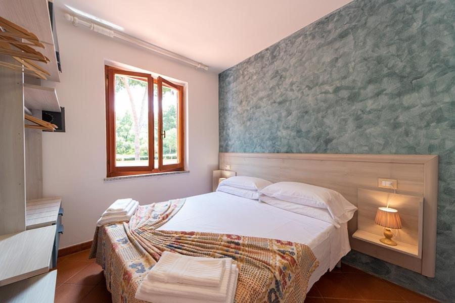 Residence Le Grazie Est กาโปลิเวรี ภายนอก รูปภาพ